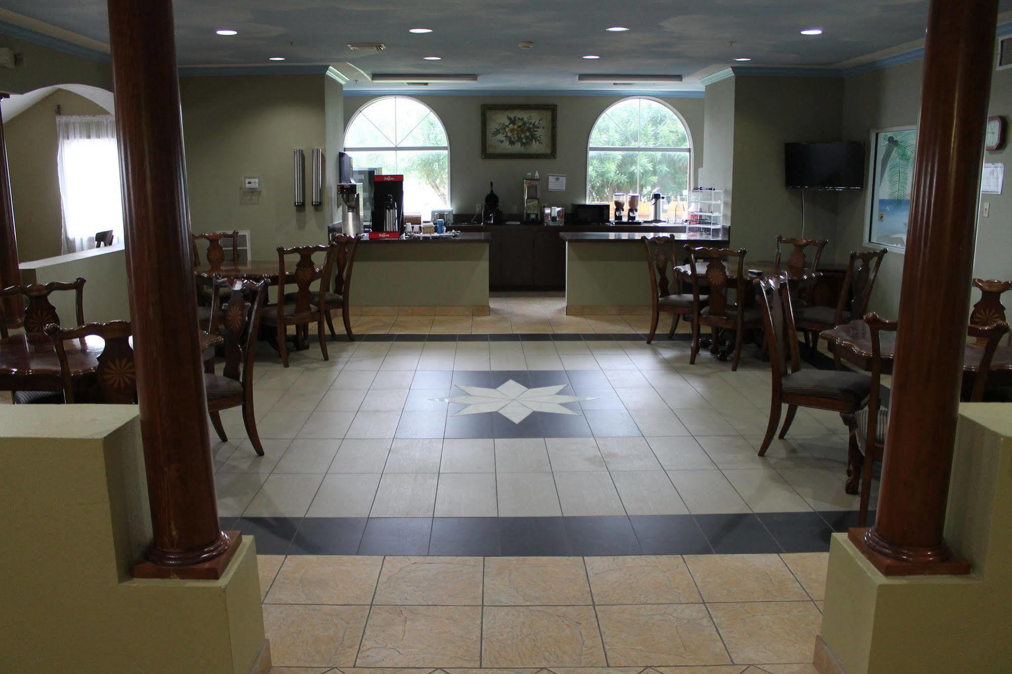 Baymont By Wyndham Texas City Exterior foto