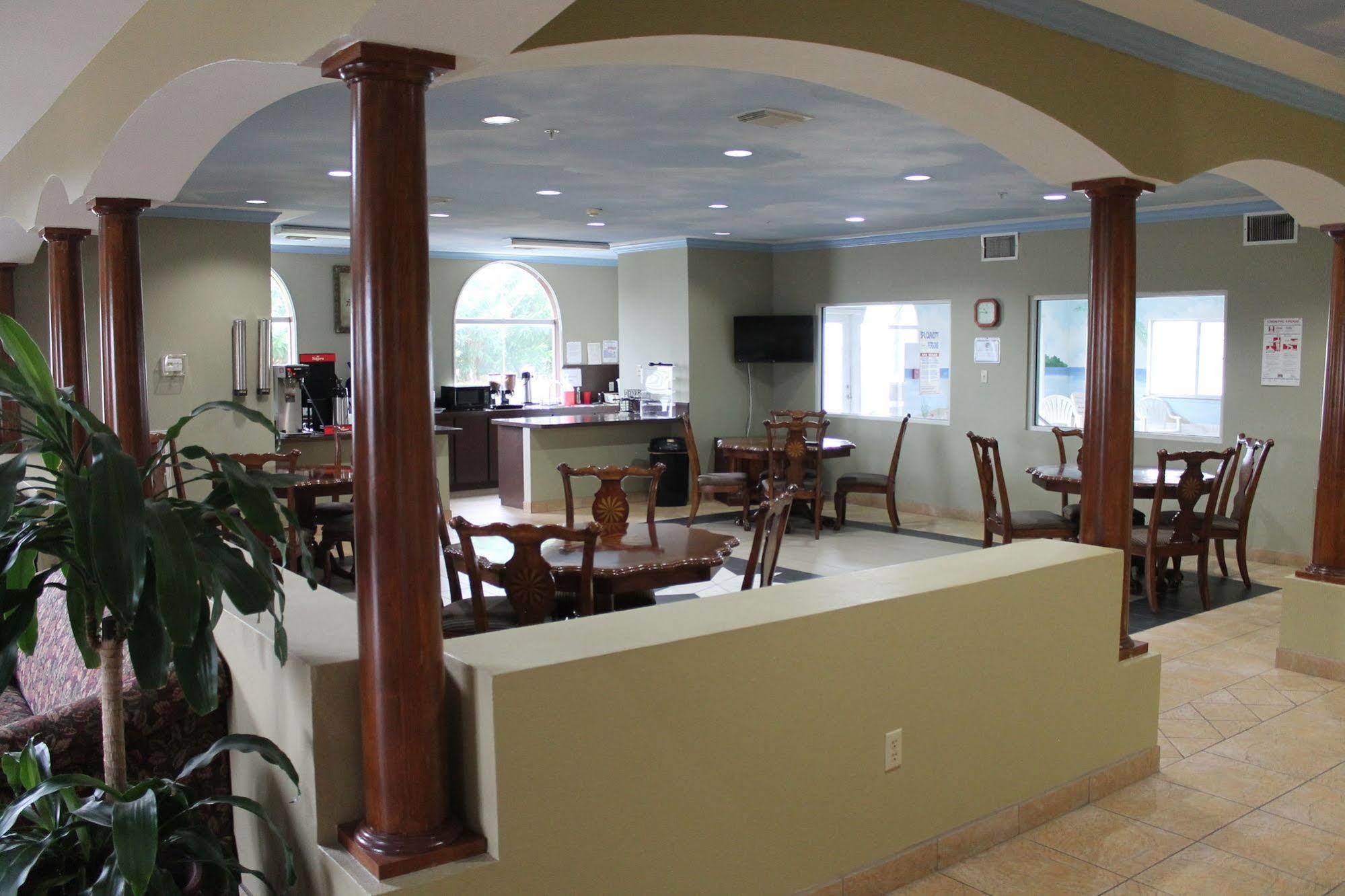 Baymont By Wyndham Texas City Exterior foto