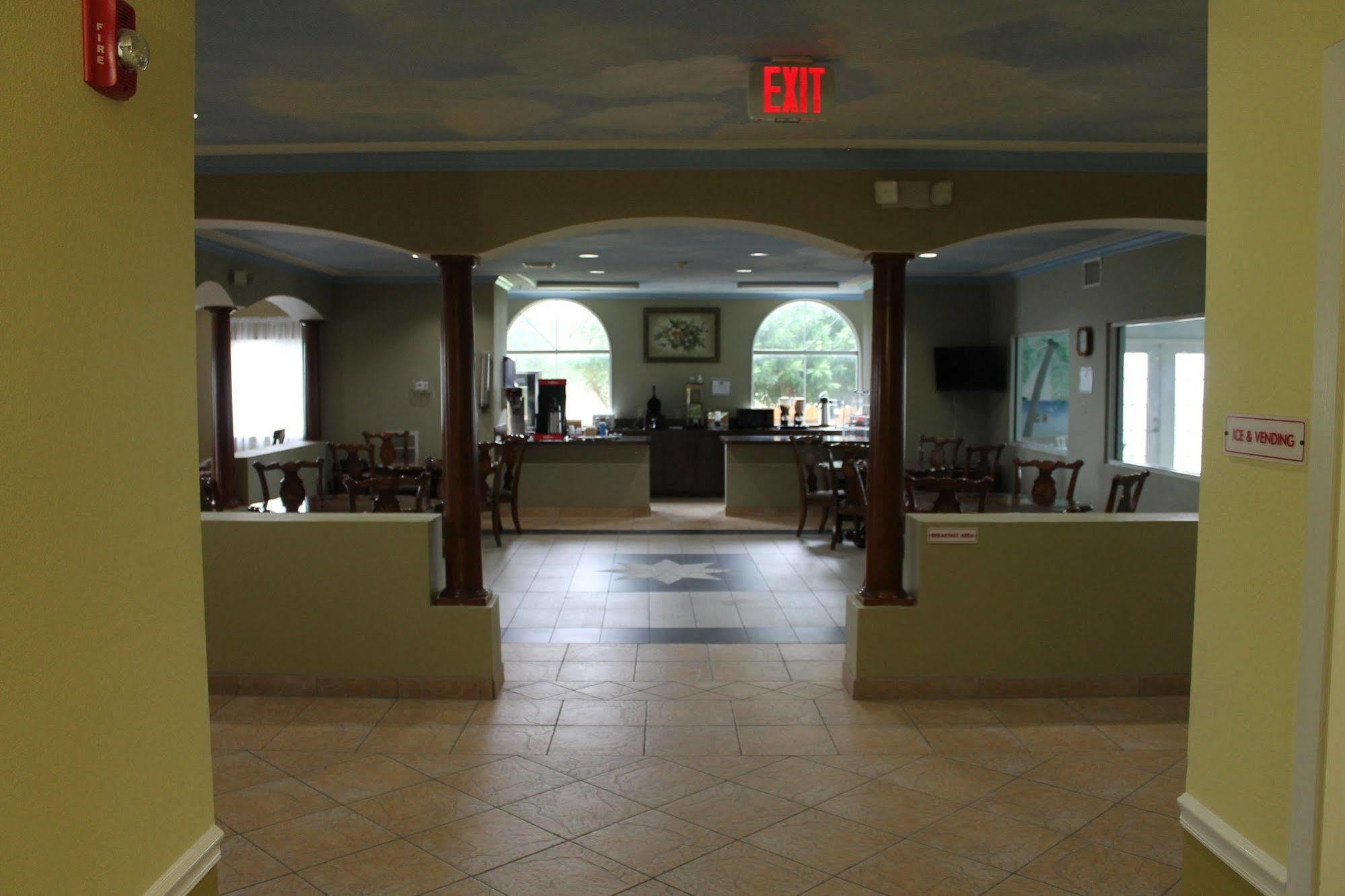 Baymont By Wyndham Texas City Exterior foto